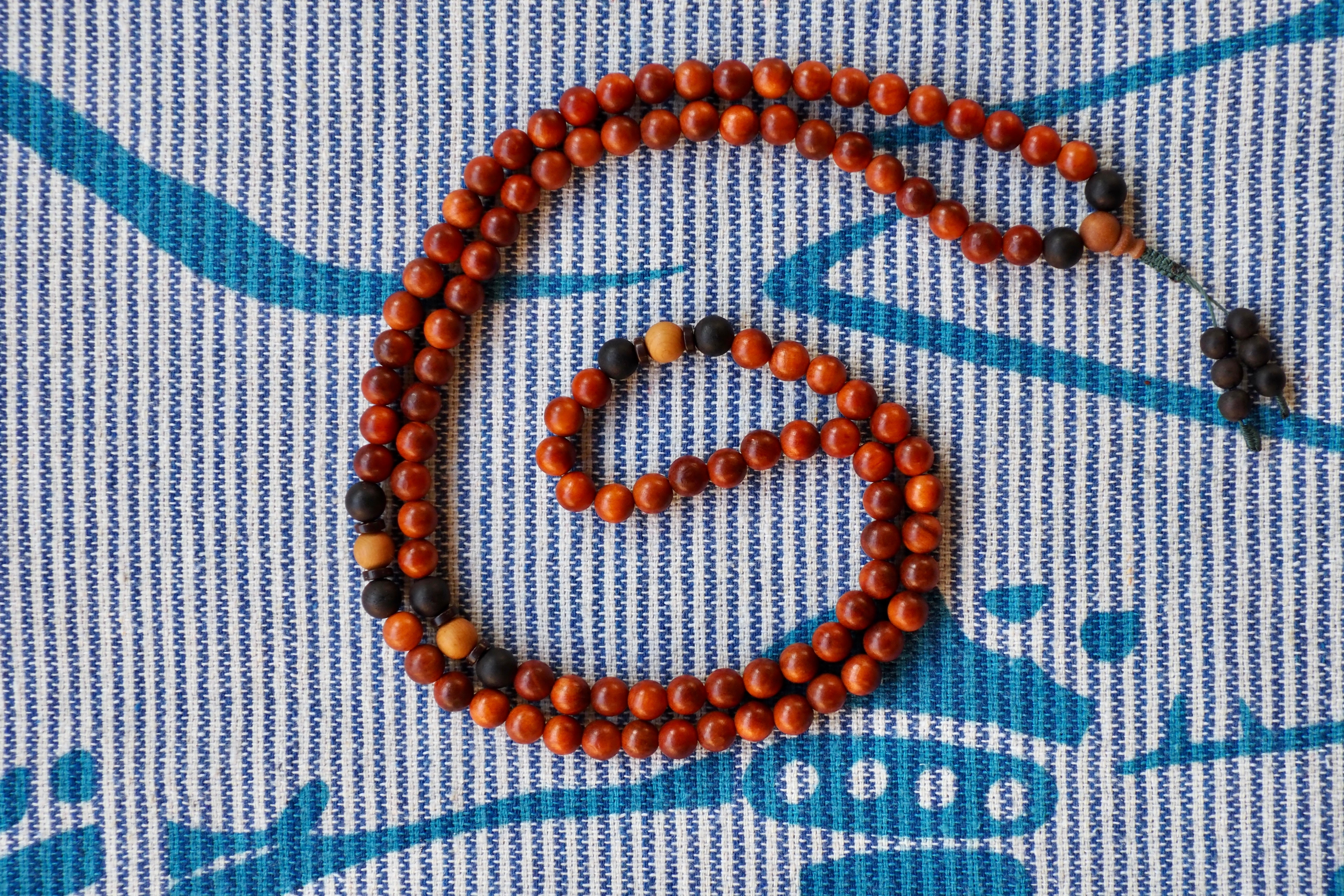 Collar Mala de Santal y ebony wood