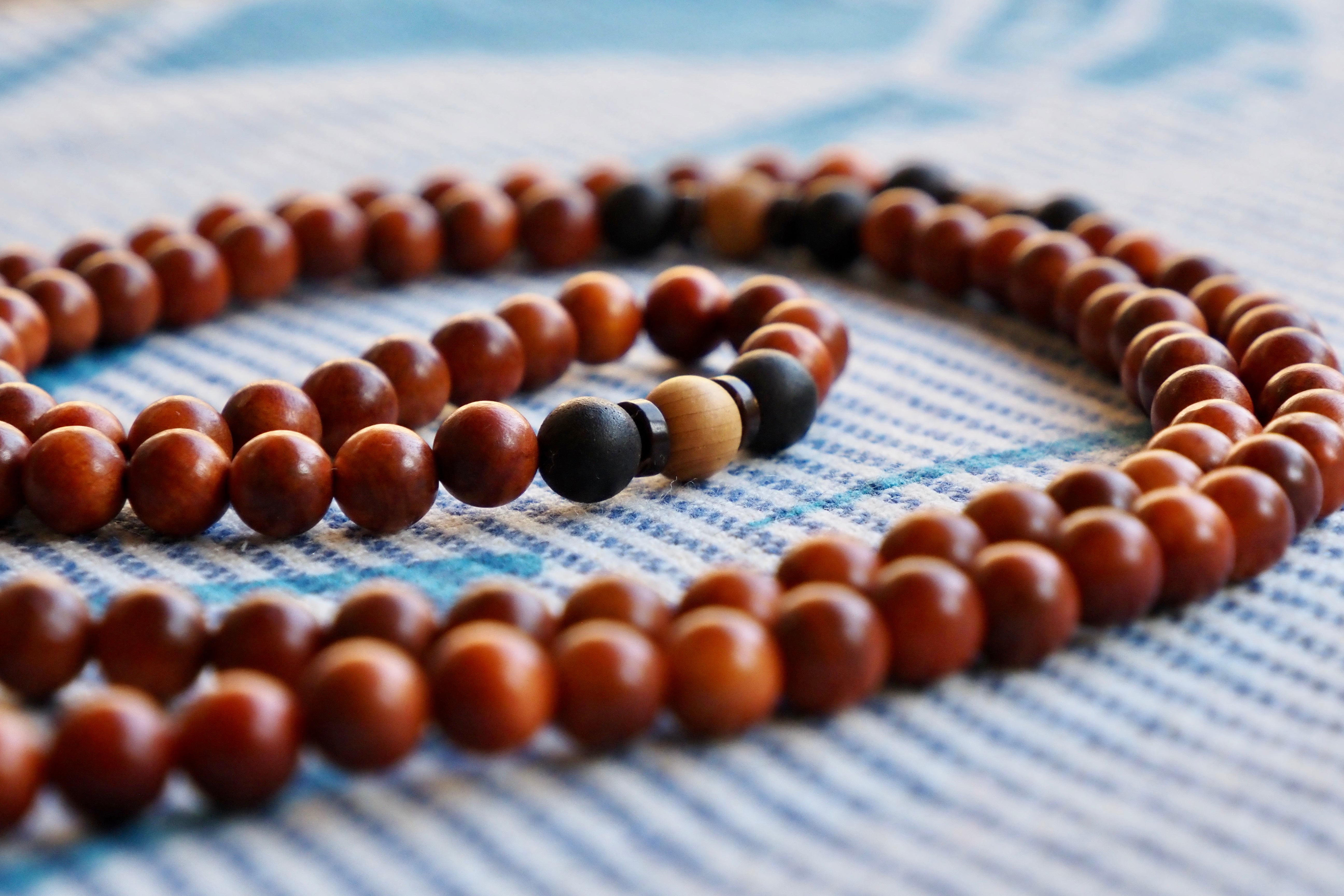 Collar Mala de Santal y ebony wood